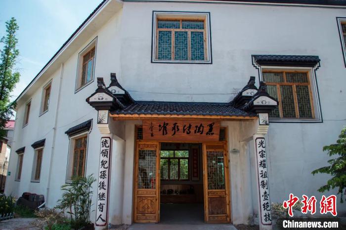 黑陶手艺人的匠心人生:泥火交融中传承非遗技艺