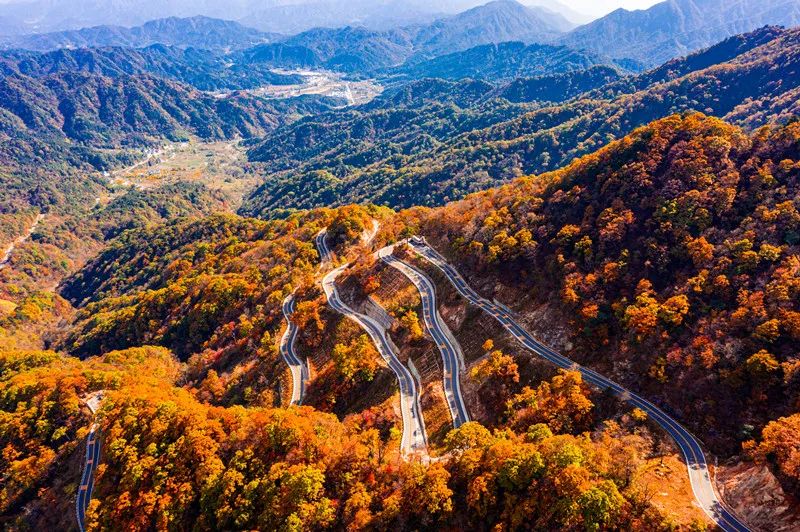 穿越金寨中国红岭公路,赏四季美景