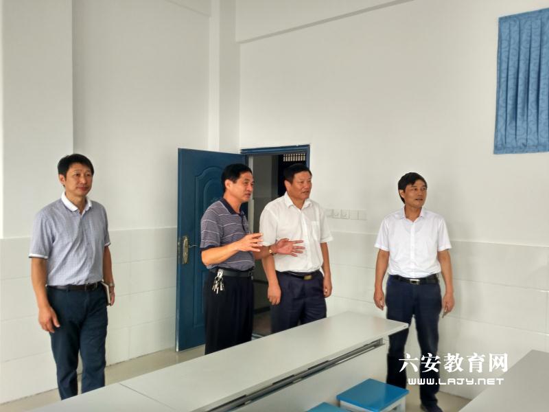 市人大副主任杨传友慰问市轻工中学,六安中学,六安职业技术学院教师