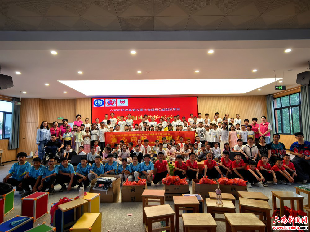 2ad15124799e40eba287f959a5691e42.jpg