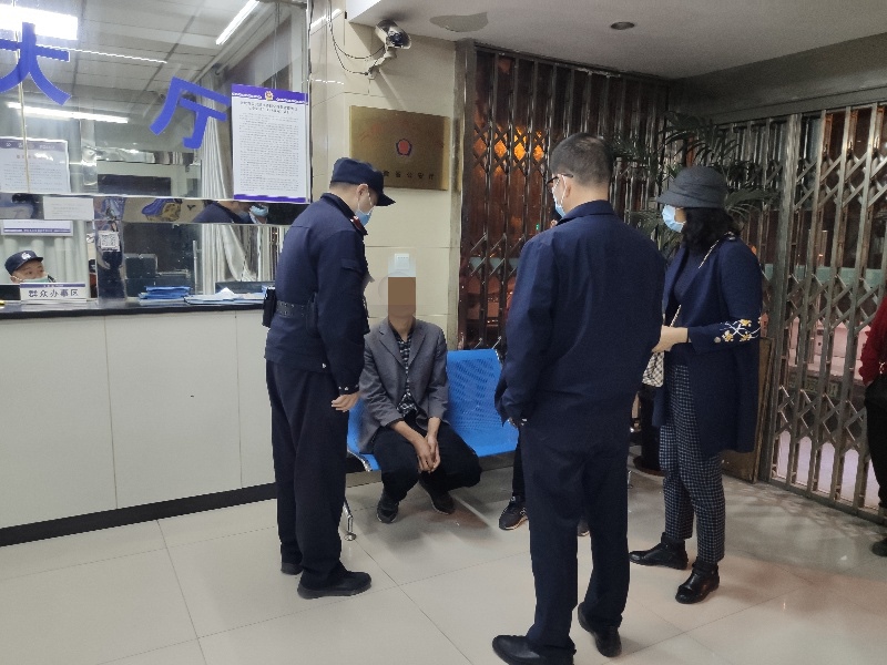 苦寻三年终见爱子 合肥警方帮助这家人团聚
