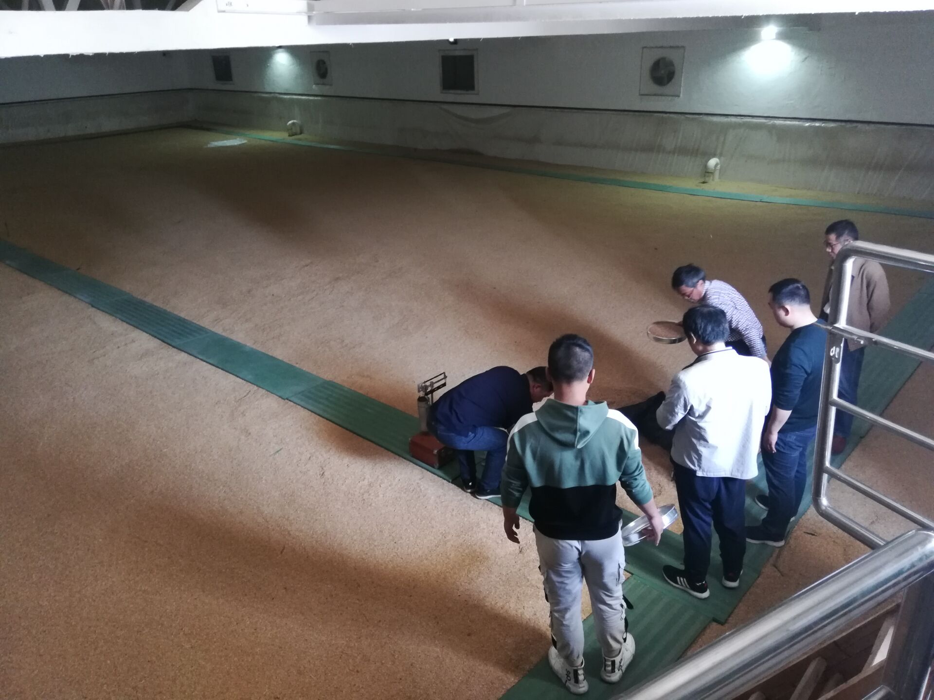 舒城县审计局高度重视粮食储存安全
