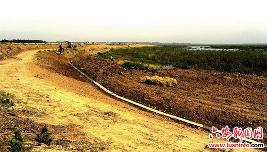 霍邱县沿岗河防洪治理三期工程砼护坡全面开工建设