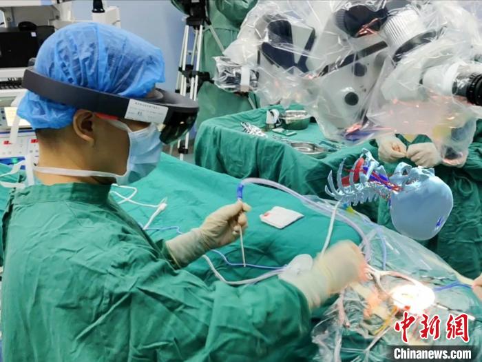 5G+混合现实技术 湖南省级专家可实时远程指导基层医生手术