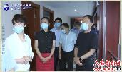 叶露中检查中考准备工作 