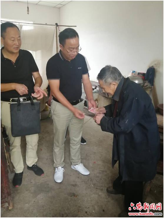狮子岗乡：中秋走访慰问、关爱特扶家庭