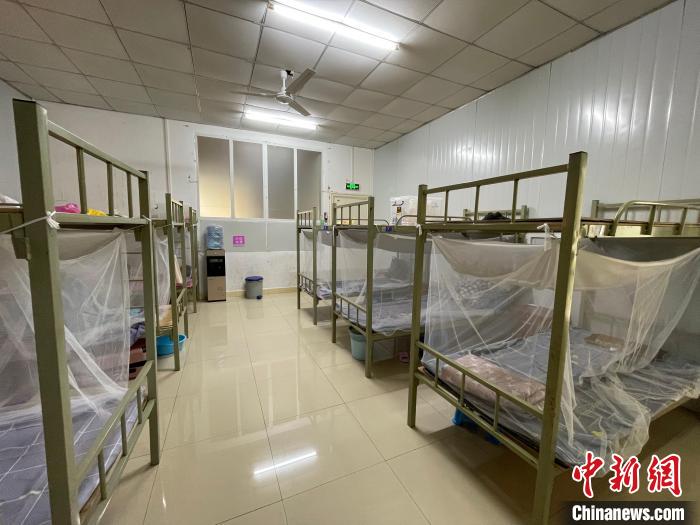 图为柳州市妇幼保健院为患者家属提供宿舍。　林馨 摄