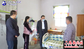 市领导走访慰问养老机构和百岁老人 