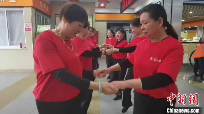 平均年龄55岁浙江湖州“菜场舞团”出道记