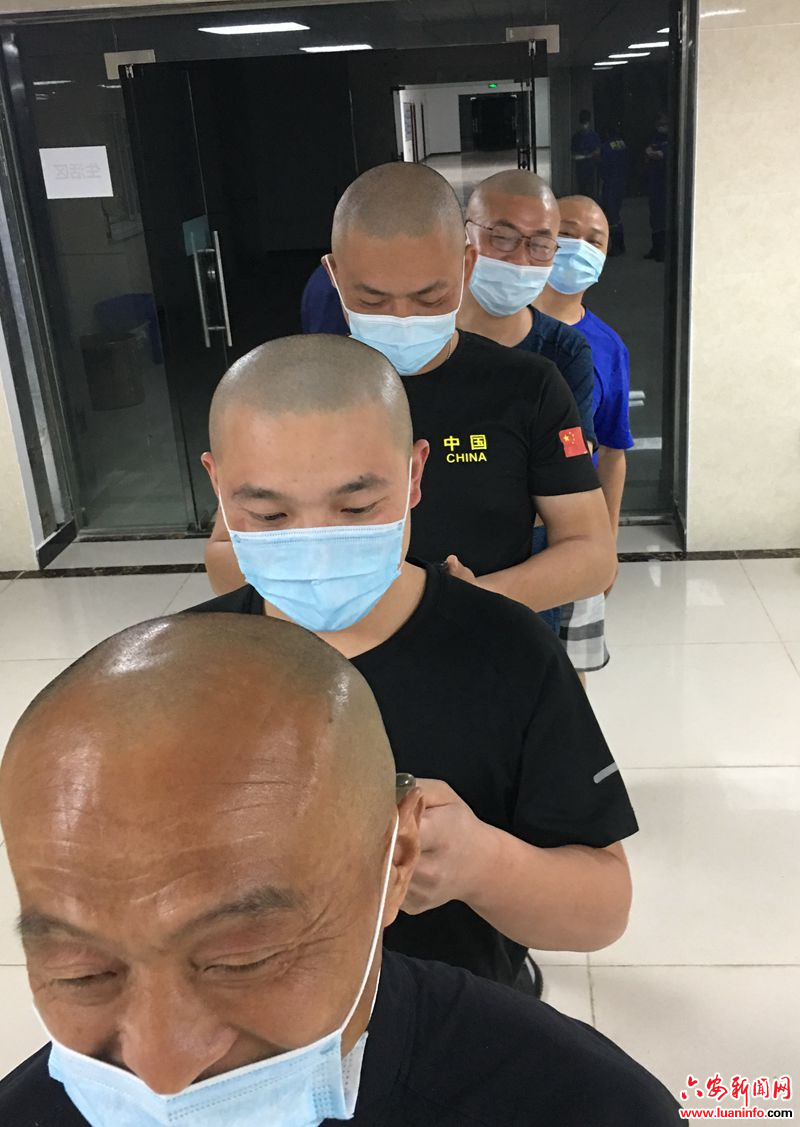 你们光头的样子，真帅！