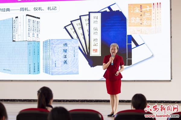 一袭红衣绽芳华，霍山举办幼师礼仪培训