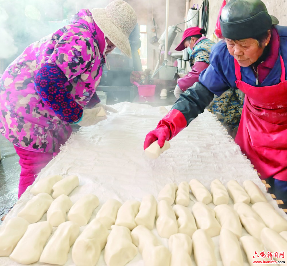 【新春走基层】冬日年糕一缕香　蒸腾乡愁好味道