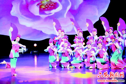 票友同台戏韵飞扬