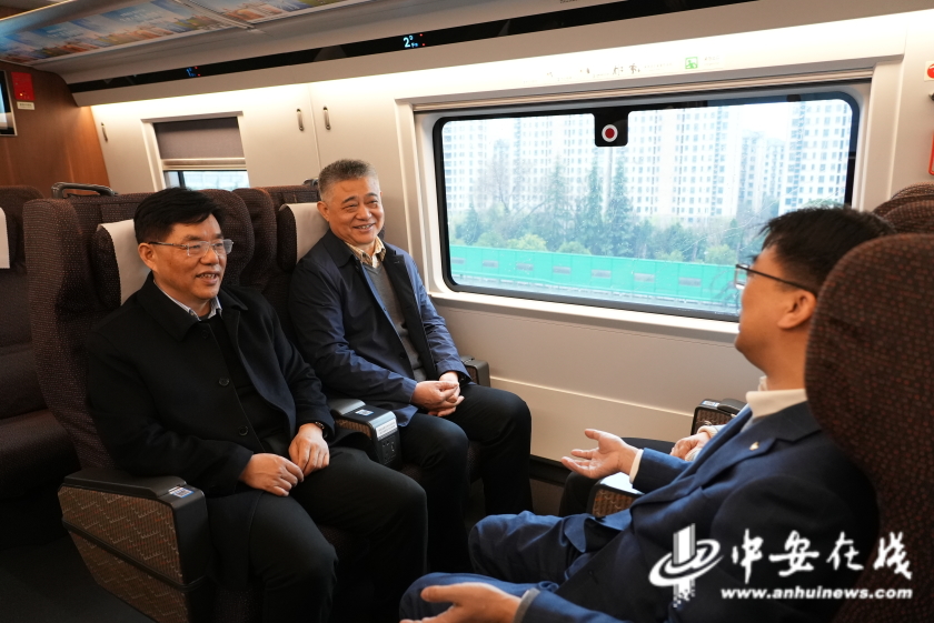 列车上的“思想碰撞” 承载着委员们的哪些期许？