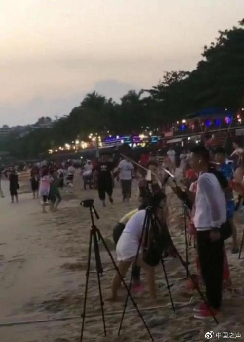 网络主播扎堆海滩强行跟拍骚扰游客 三亚：重点整治